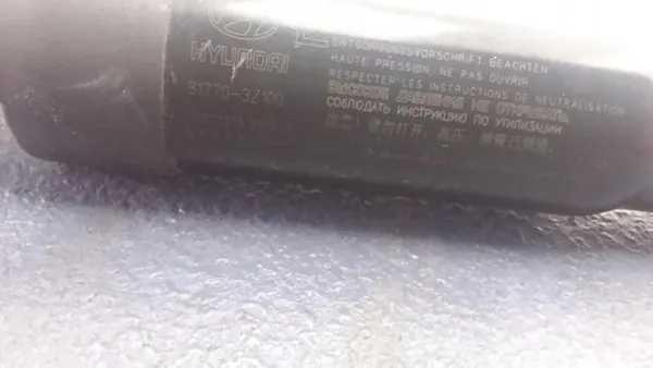 OEM 81770-3Z100 Vasen Takaluukunostin Hyundai i40:lle image 6