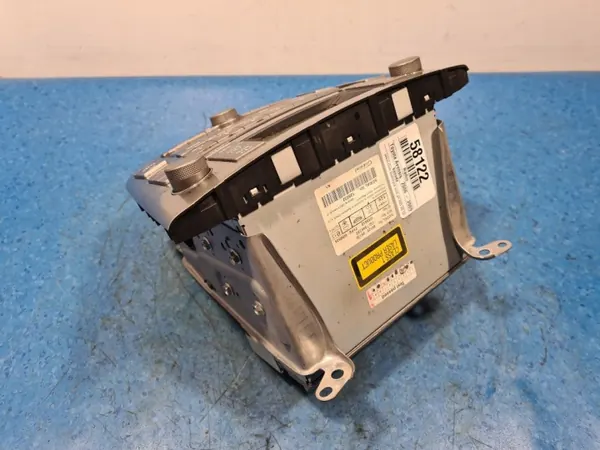 Toyota Avensis T25 Lift Radio OEM 86120-05130 image 6