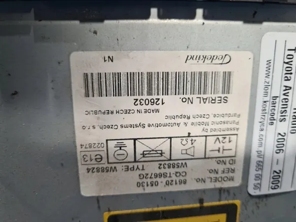 Toyota Avensis T25 Lift Radio OEM 86120-05130 image 9