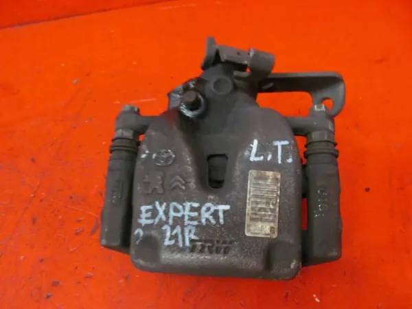 Bromsokhållare vänster bak OEM 9806477880 image 2