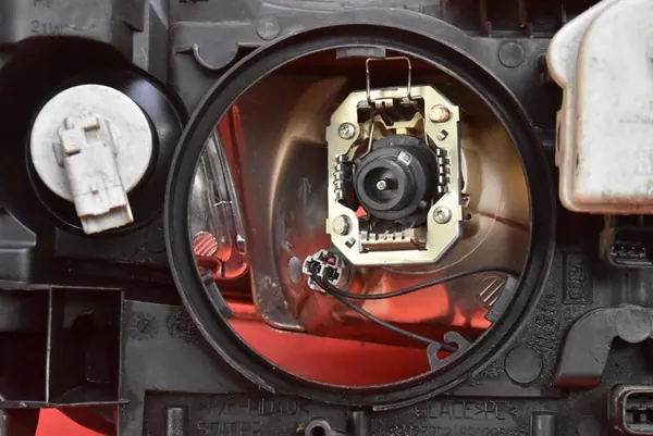 Refletor de Farol Esquerdo Xenon Renault Laguna II image 9