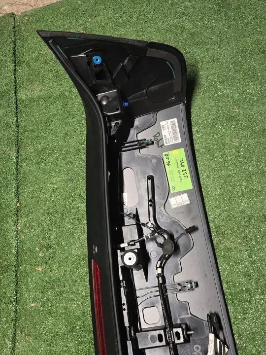 Spoiler de hayon OEM 9Y0827937.4 pour Porsche Cayenne image 6