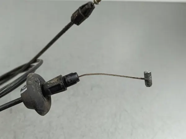 Cabo de bloqueio do capô dianteiro Dodge RAM 2012 image 2