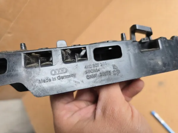 AUDI A6 C8 Scivolo Paraurti Anteriore Destro 4K0807284 image 3