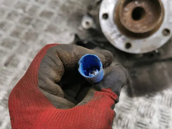 BMW 5 E60 E61 2006 Mozzo ruota anteriore destro image 4