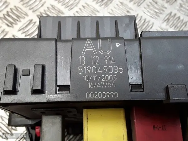 Caixa de fusíveis Opel Signum 2003 2200dti 13112914au image 6