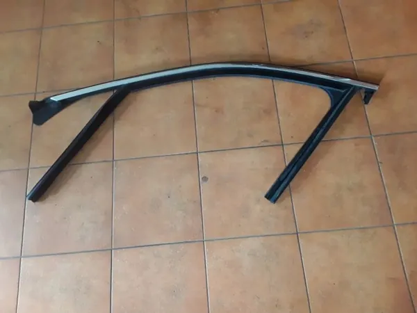 Guide de vitre Alfa Romeo Giulia OEM 50545062 image 2