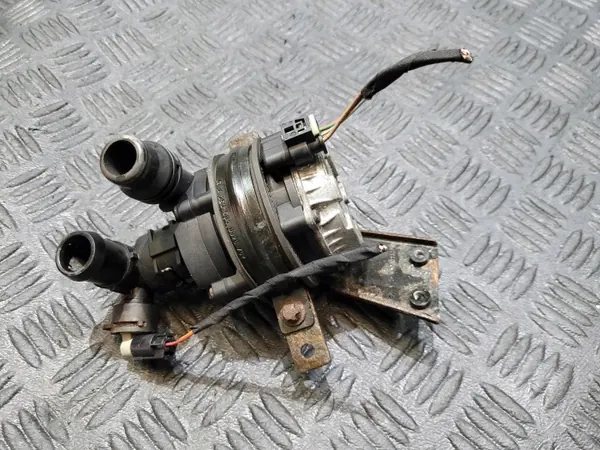 Vattenpump A0005002686 för Mercedes E W213 S213 image 2