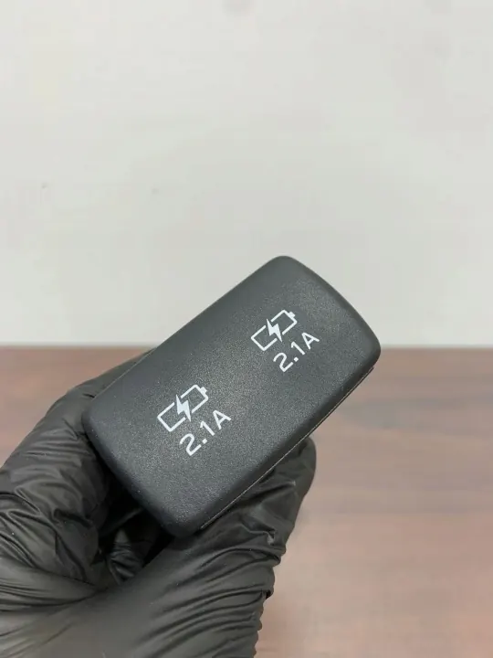 Prise USB Subaru OEM 86257XC540 - Occasion image 3