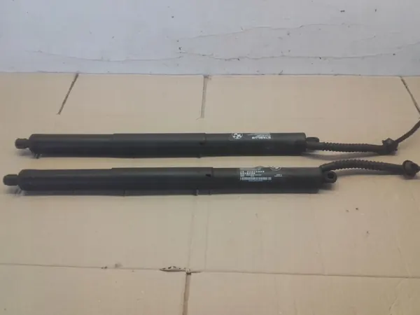 BMW X5 F15 takaluukun tuki oikea OEM 7449810 image 2