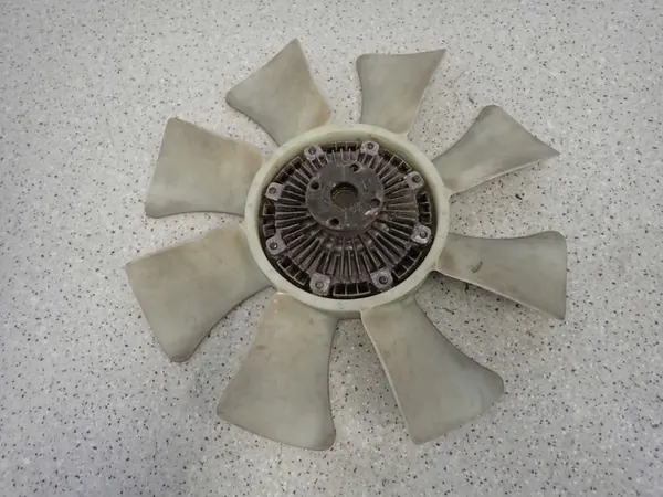 HYUNDAI H200 2.5D 98- Viskositeetti Tuulettimen Liitin image 5