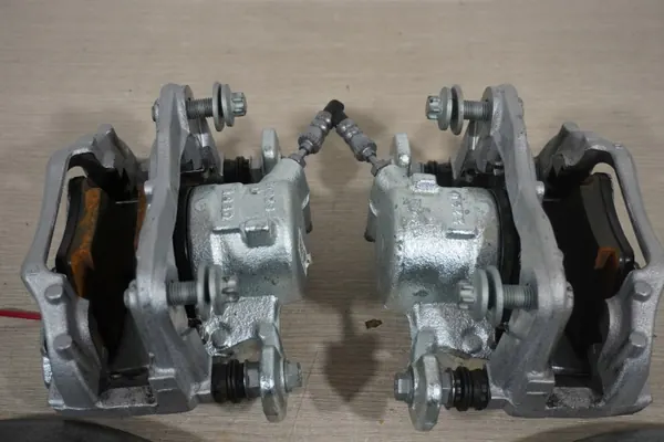 BMW Bromsskivor & Belägg OEM 6891080 Begagnad image 4