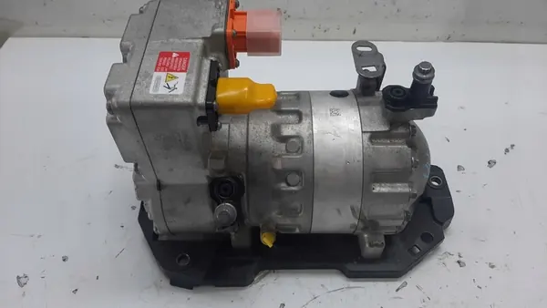 VW ID3 Ilmastointikompressori 1EA816551H image 2