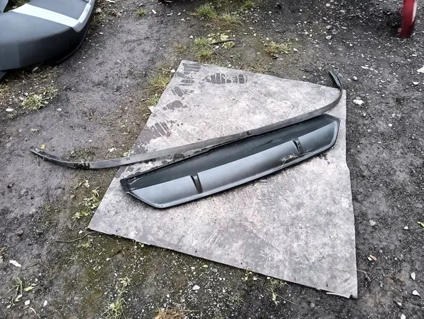 Audi A8 4M8 S-Line Spoiler Diffuseur Arrière OEM 4M8807568 image 2