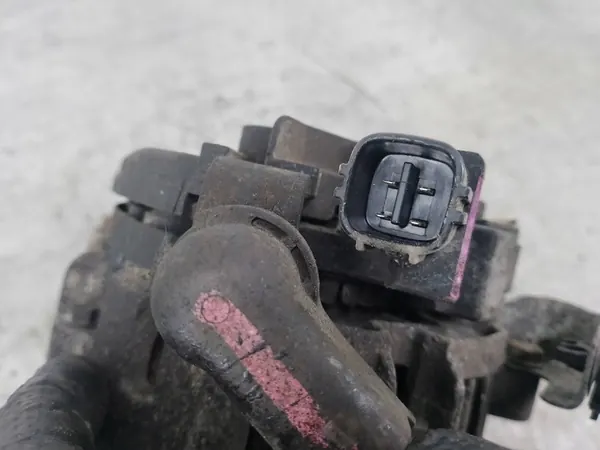 Generaattori Toyota Yaris II 1.3 VVT-i 27060-0J061 image 2