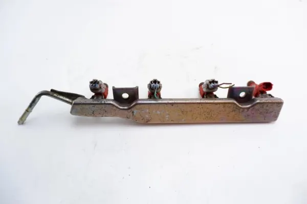 Nissan OE 16600-9F600 Brandstofinjectierail image 4