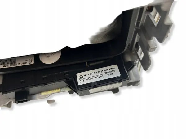 Support gauche Mercedes-Benz E W211 OEM 2118216858 image 8