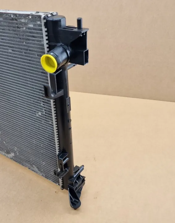 Radiateur de liquide OEM GPNOO 2140000Q3K Occasion image 3