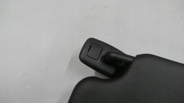 BMW F44 Oikea aurinkovarjo OEM 8096782 - Käytetty image 5