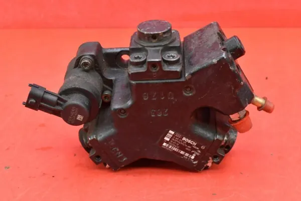 Bomba de inyección OEM 55255416 para Opel Corsa E image 4