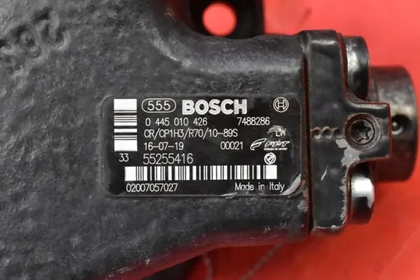 Bomba de inyección OEM 55255416 para Opel Corsa E image 6