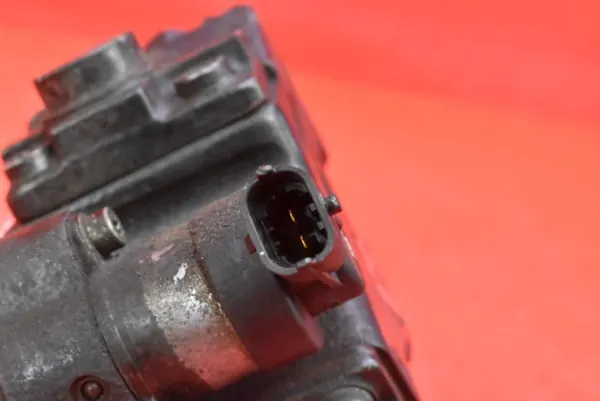 Bomba de inyección OEM 55255416 para Opel Corsa E image 8