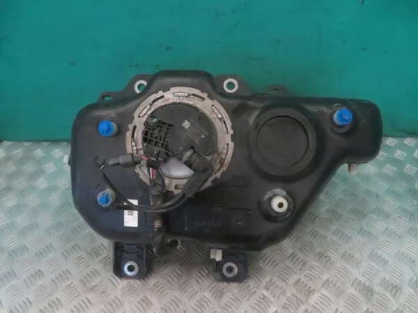 Tanque AdBlue usado OEM GK215J228AE para Ford Transit MK8 image 8