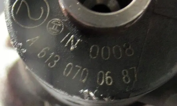 MERCEDES C-KLASA W203 2.2 CDI INYECTOR A6130700687 image 2