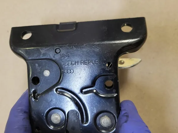 Bagagelås Audi A6 C5 Avant OE 4B9827505N image 4