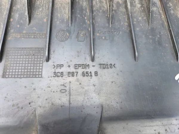 VW PASSAT CC Framskärmslist 3C8807651B image 8