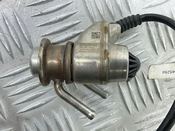 VW Tiguan 2 AdBlue-injector OEM 04L131113P image 5