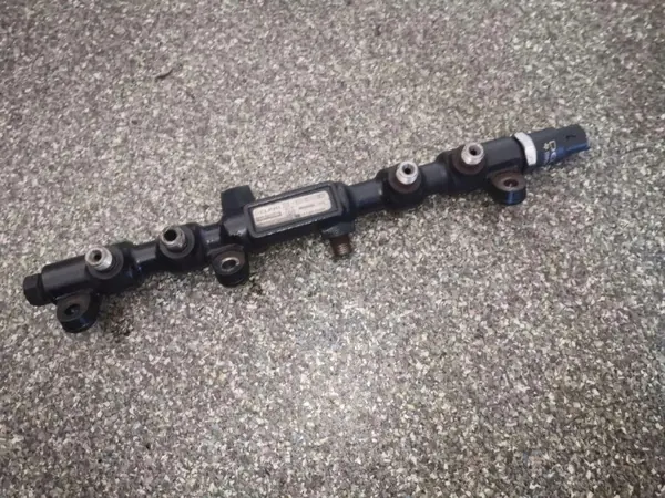 Ford Mondeo MK3 2.0 TDCI insprutningsräl OEM 2S7Q9D280AC image 2