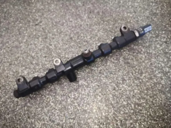 Ford Mondeo MK3 2.0 TDCI insprutningsräl OEM 2S7Q9D280AC image 3