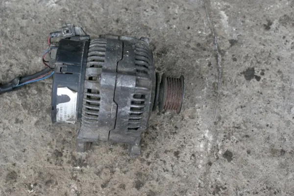 Generaattori 14V 90A – VW, Audi, Seat, Skoda image 2