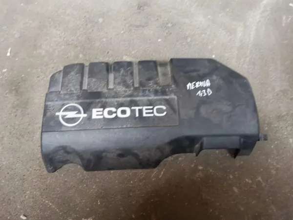 Opel OE 55559813 Moottorikansi - Käytetty Kunnossa image 2