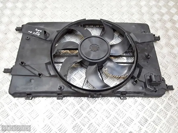 Kylarrubrik Opel Astra 2015 med kåpa OEM image 2