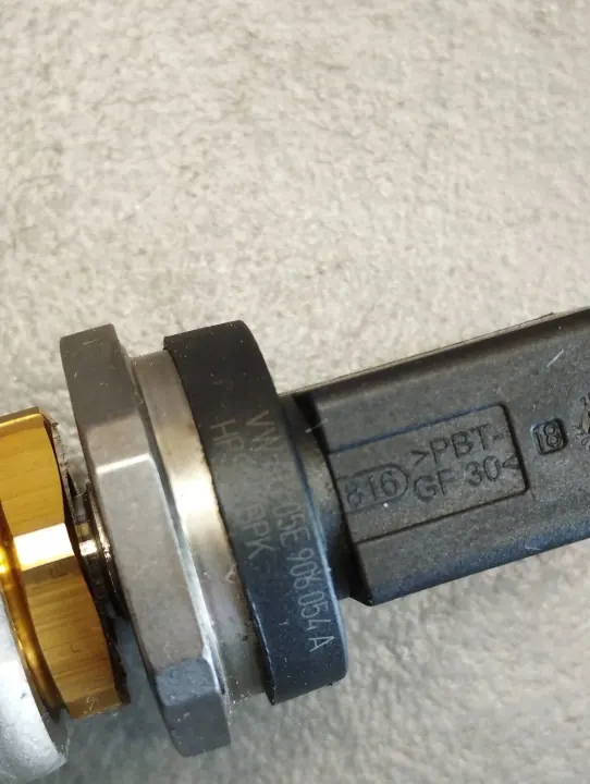 VW Polo VI 2G 1.0 TSI Rail Inyección OEM 05C133320A image 3