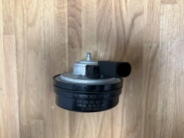 Claxon OEM 2Q0951223 para Skoda Karoq y VW Passat B8 image 3
