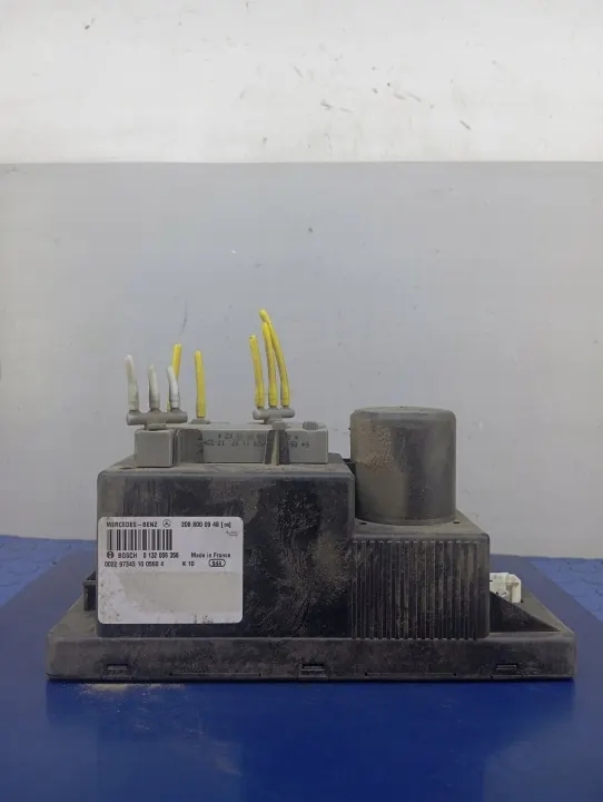 Bomba de cierre central Mercedes Clase C OEM 2088000948 image 2
