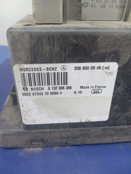 Bomba de cierre central Mercedes Clase C OEM 2088000948 image 7