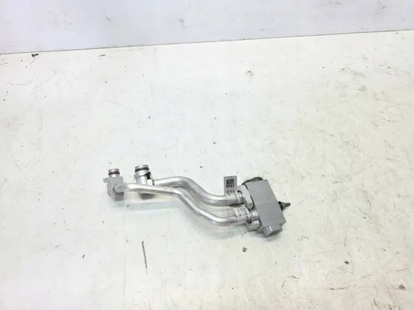 AC Slang Koelmiddelklep Audi Q7 4M 4M0816181A image 2