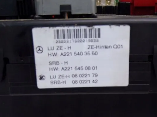 Módulo de Caja de Fusibles Mercedes W221 A2215403550 image 3