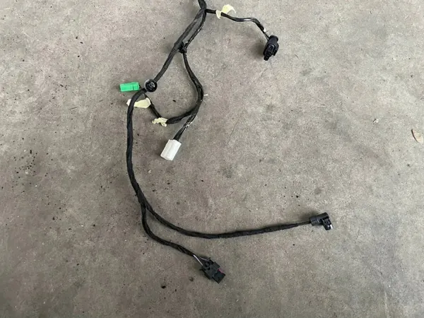 Harness de maletero Volvo XC40 OEM 32389485 image 3