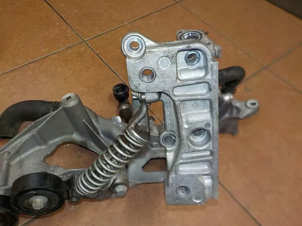 MERCEDES A W176 B W246 CLA GLA Engine Mount A6512011709 image 3