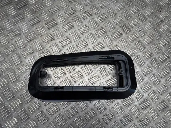 BMW X7 G07 Motorraumteil OEM 9389366 image 3