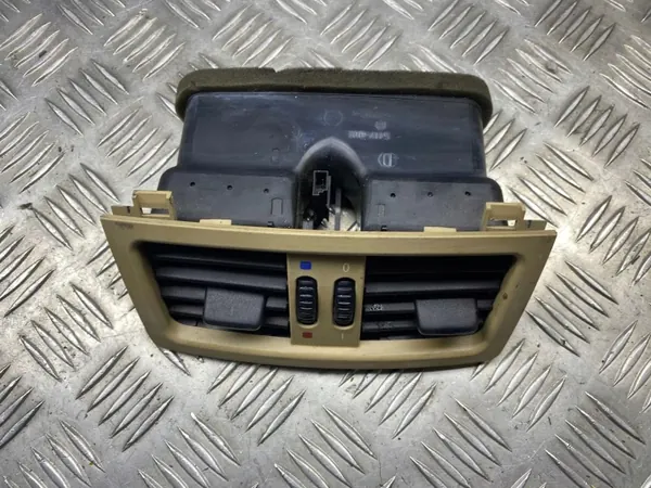 Grelha ventilação traseira BMW 3 E90 OEM 6932024 - Usado image 2