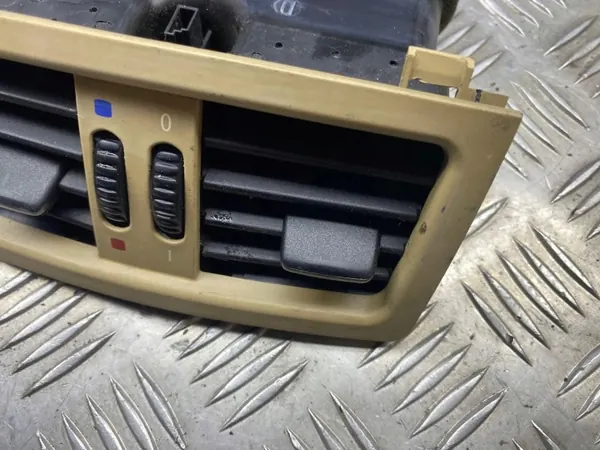 Grelha ventilação traseira BMW 3 E90 OEM 6932024 - Usado image 5