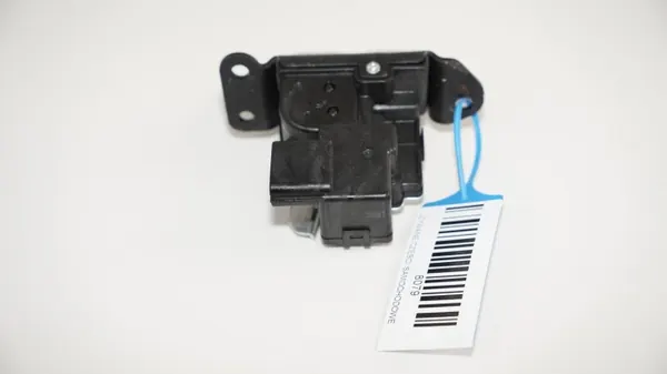 Fecho de porta-malas OEM 360183528 para Hyundai i30 II 2011-2014 image 3