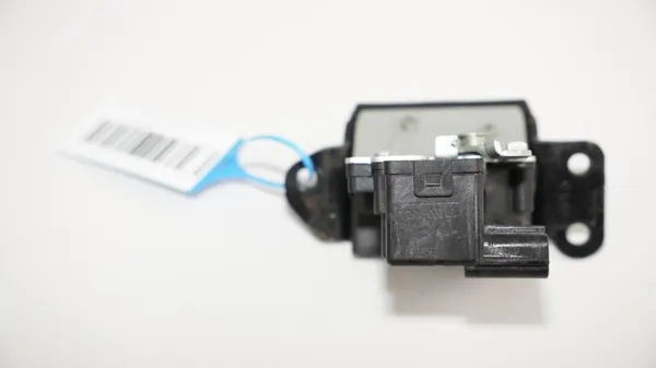 Fecho de porta-malas OEM 360183528 para Hyundai i30 II 2011-2014 image 6