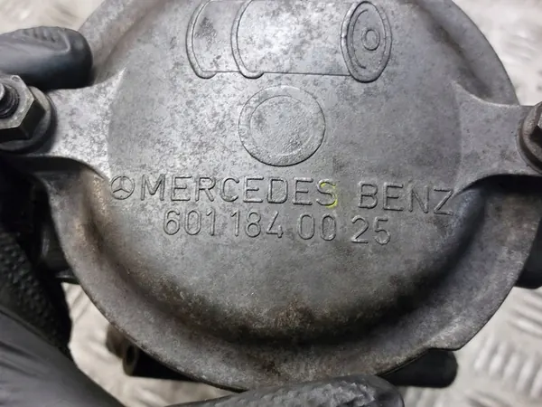 Oljefilterhus Mercedes-Benz W201 190 2.0 D image 5